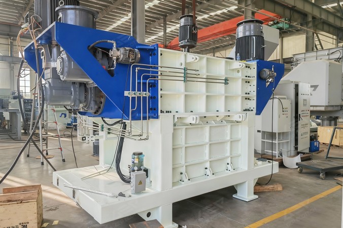 Triturador de quatro eixos para a linha de produção de SRF (combustível derivado de resíduos) a partir de ASR (resíduos de trituração automotiva) em Taiwan