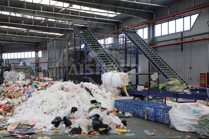 Projeto de classificação e reciclagem de resíduos plásticos em Zhengzhou, China