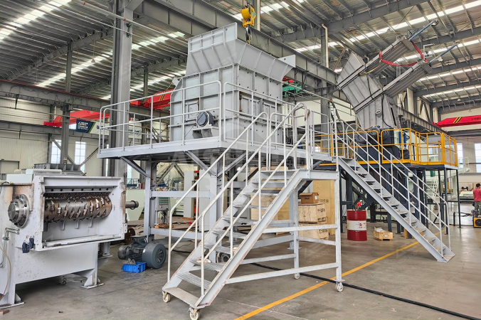 Abridor de Sacos para Projeto de Reciclagem de RSU no Oriente Médio